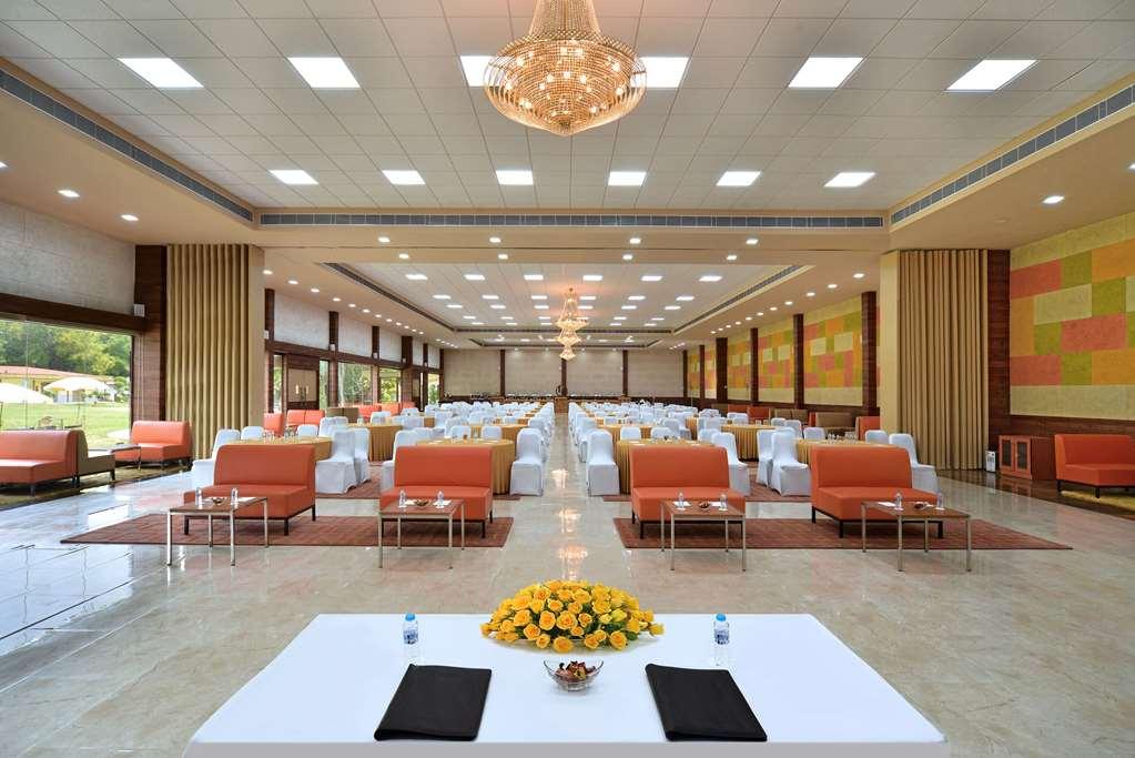 Best Western Resort Country Club Gurgaon Facilidades foto